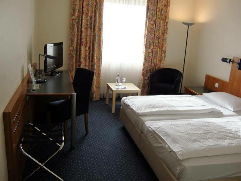 Plaza Hotel Hanau Ngoại thất bức ảnh